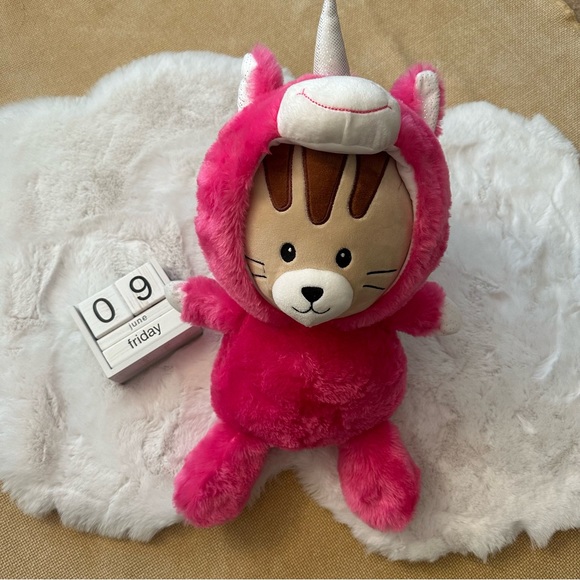 🌸3/$12, Shark, unicorn kitten stuffed animal in perfect condition - Picture 4 of 10